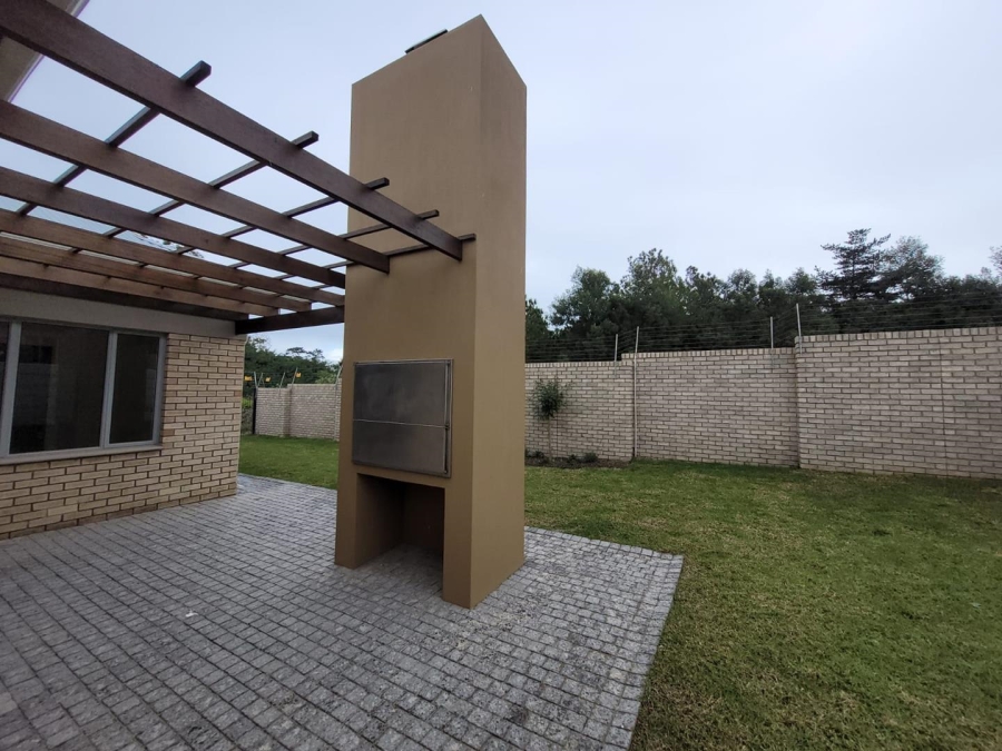 3 Bedroom Property for Sale in Mooikloof Country Estate Western Cape